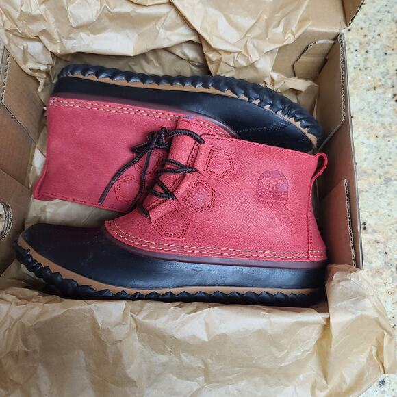 Sorel Red Black Gypsy Out N About Waterproof Lace Up Ankle Boots NEW 7 1/2 - Picture 2 of 7
